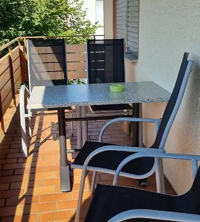 Bellevue Apartment *